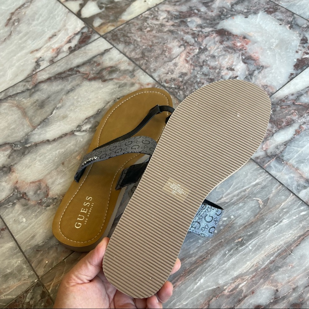 New Guess Toe Loop Sandals Patterned - image 6